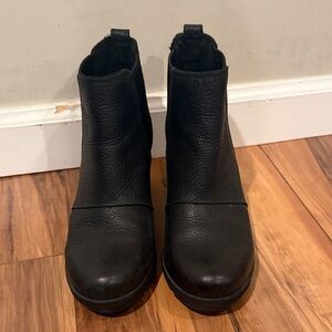 Sorel Black Textured Ankle Booties